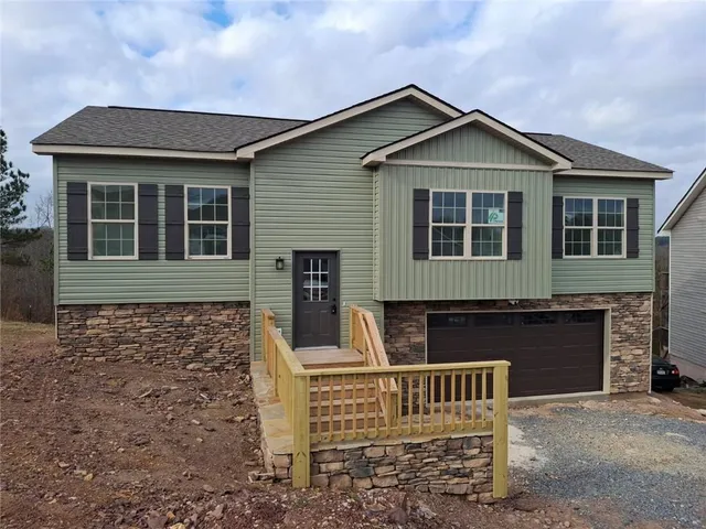 $284,900 | 458 Lakecrest Circle Southwest, Calhoun, GA 30701