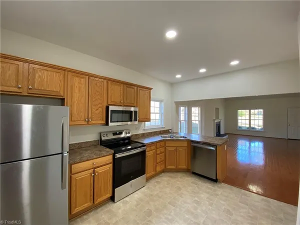 $1,695 | 5810 Brakenwood Drive, Pfafftown, NC 27040