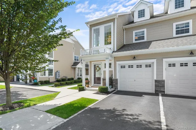 $820,000 | 186 Halley Drive, Blue Point, NY 11772