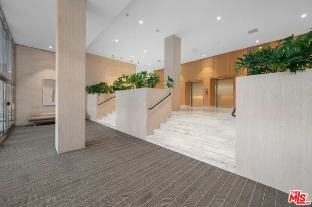 $605,000 | 999 North Doheny Drive, Unit 211, West Hollywood, CA 90069