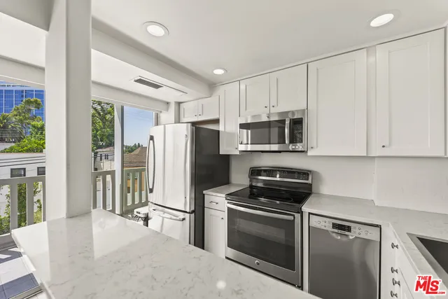 $605,000 | 999 North Doheny Drive, Unit 211, West Hollywood, CA 90069