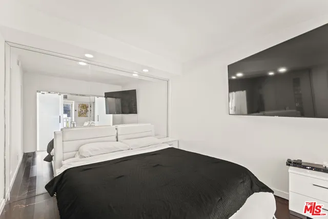 $605,000 | 999 North Doheny Drive, Unit 211, West Hollywood, CA 90069