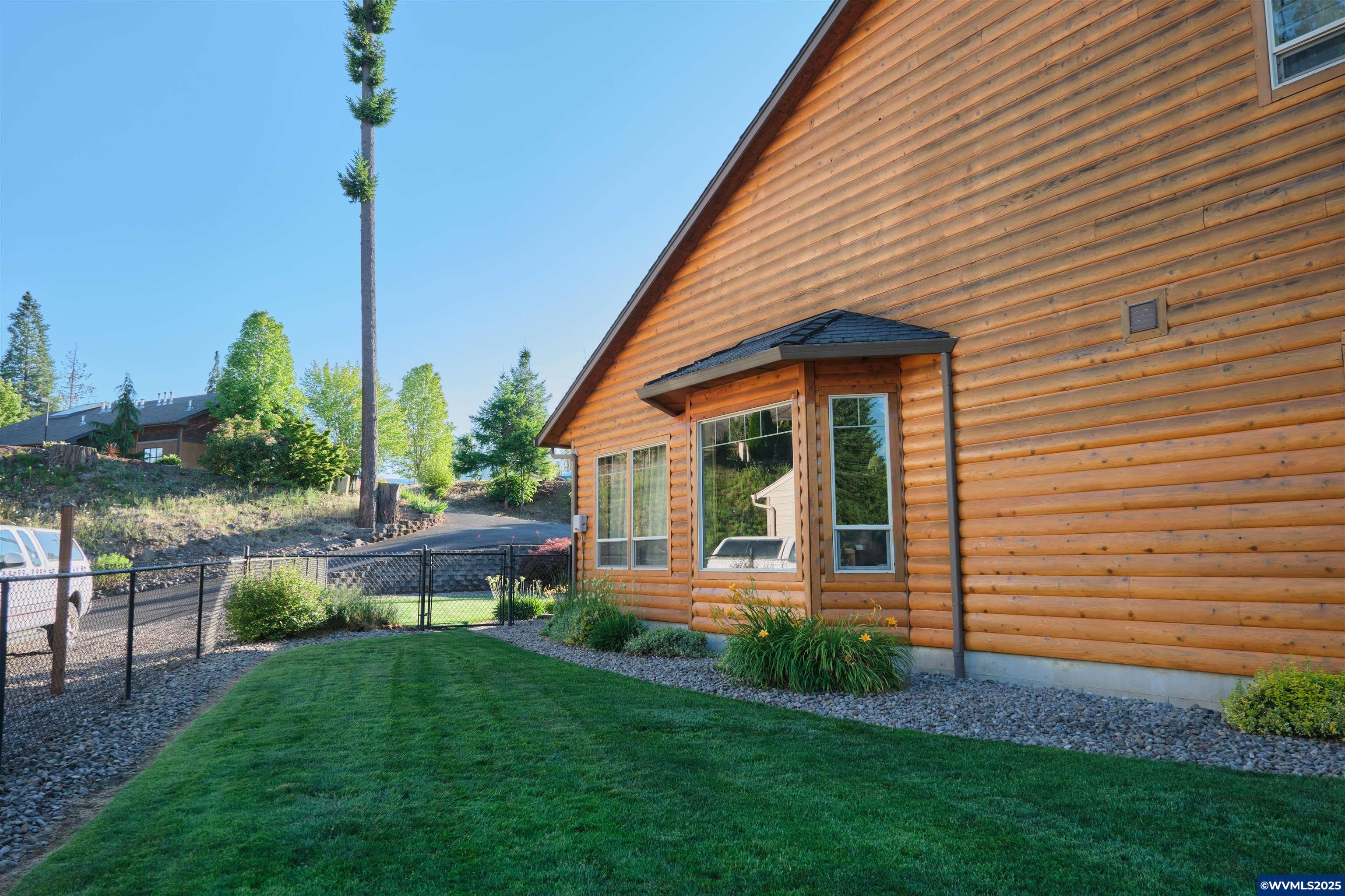 222 Southeast Whitten Road Mill City, OR 97360 - Photo 33 of 50