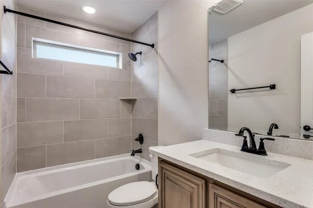 $510,000 | 725 Seahawk Street, Joshua, TX 76058