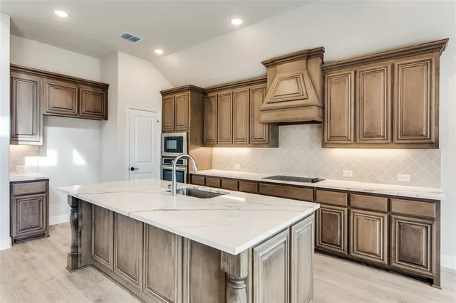 $510,000 | 725 Seahawk Street, Joshua, TX 76058