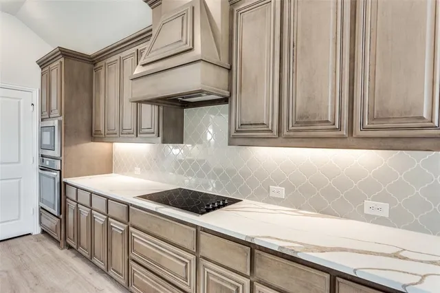 $510,000 | 725 Seahawk Street, Joshua, TX 76058