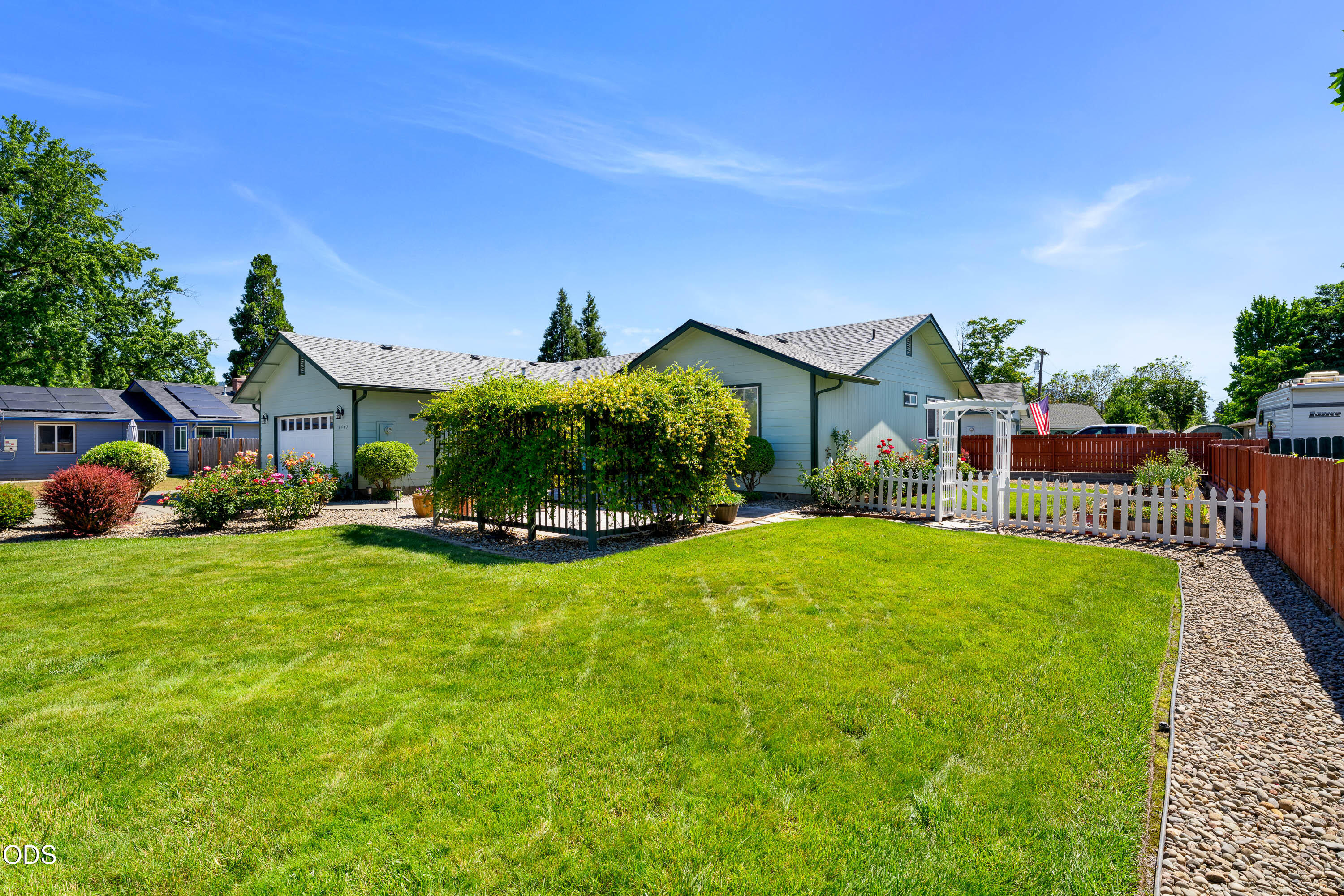 1445 Southwest Silver Maple Way Grants Pass, OR 97526 - Photo 20 of 29