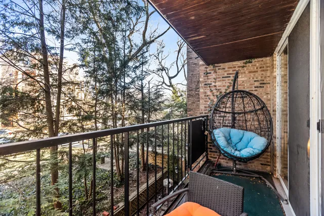 $325,000 | 530 Hinman Avenue, Unit 2B, Evanston, IL 60202