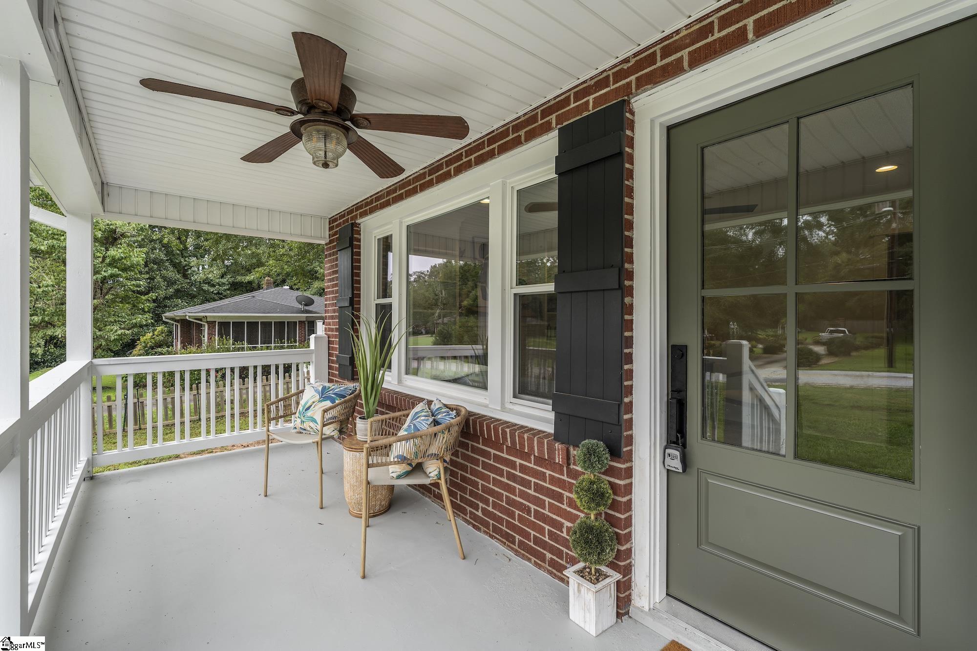 522 Forest Lane Belton, SC 29627 - Photo 4 of 47
