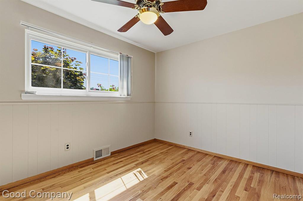32848 Rugby Drive Warren, MI 48088 - Photo 22 of 42