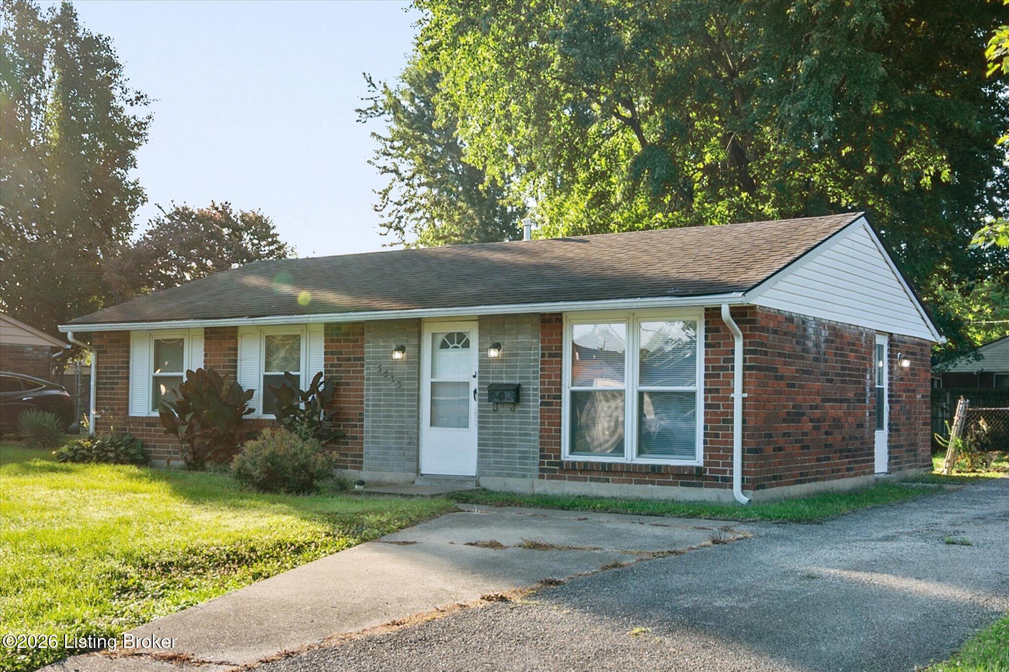 5533 Ridgecrest Road Louisville, KY 40218 - Photo 3 of 21 04-5533 Ridgecrest Rd-0009_crop