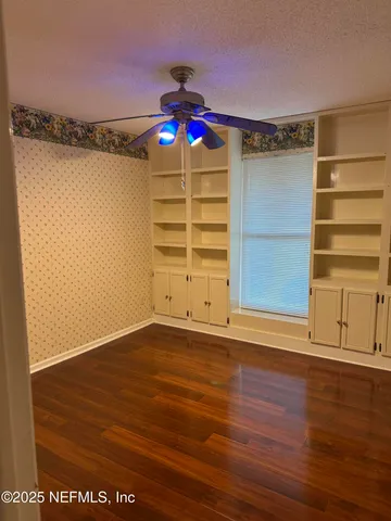 a view of an outdoor space with a car park