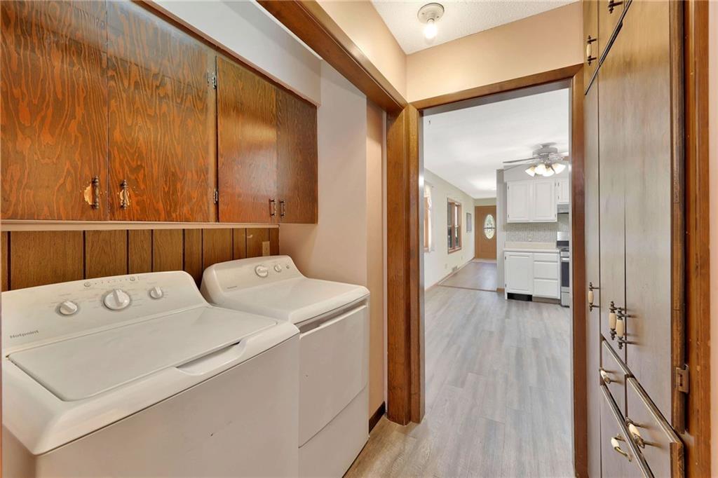 141 North Tracy Street Wichita, KS 67212 - Photo 11 of 44