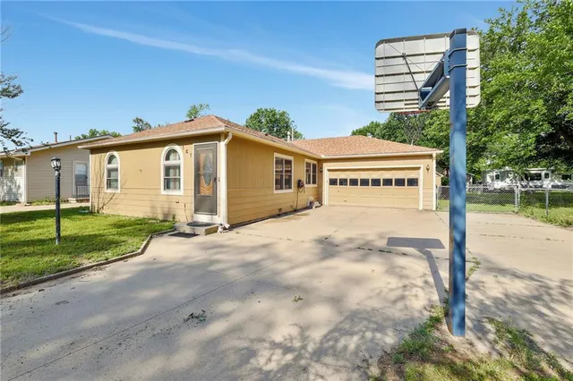 $212,000 | 141 North Tracy Street, Wichita, KS 67212