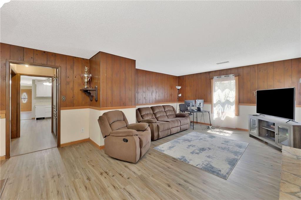 141 North Tracy Street Wichita, KS 67212 - Photo 29 of 44