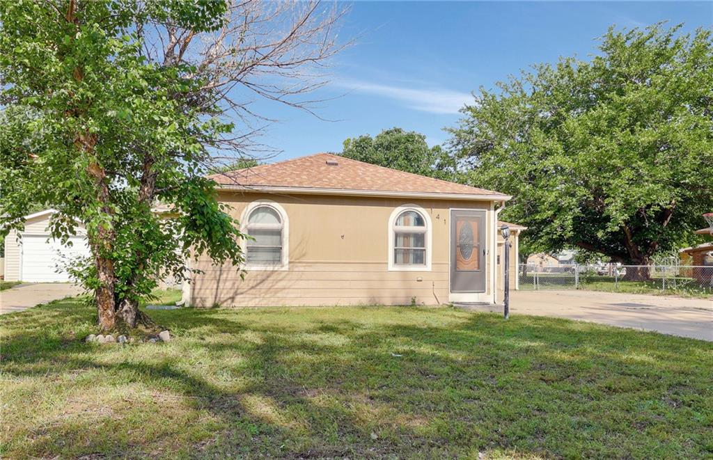 141 North Tracy Street Wichita, KS 67212 - Photo 4 of 44