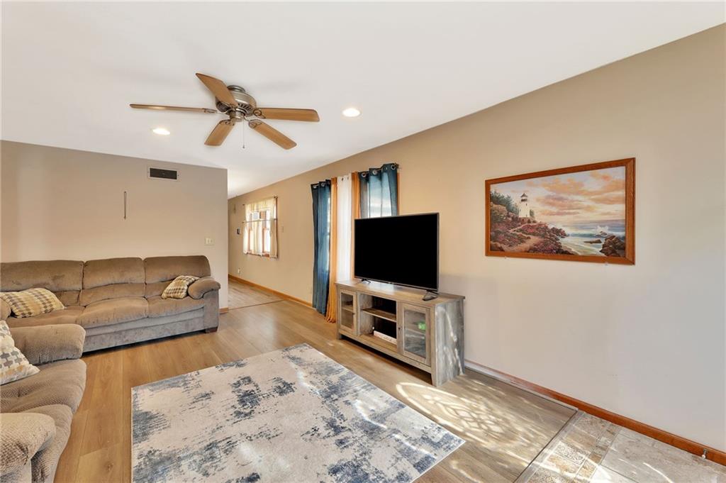 141 North Tracy Street Wichita, KS 67212 - Photo 5 of 44