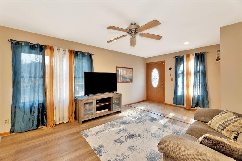 141 North Tracy Street Wichita, KS 67212 - Photo 7 of 44