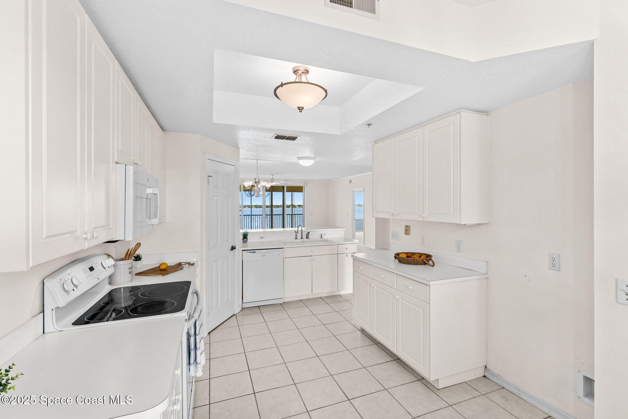 102 Riverside Drive, Unit 605 Cocoa, FL 32922 - Photo 13 of 84 Kitchen Views