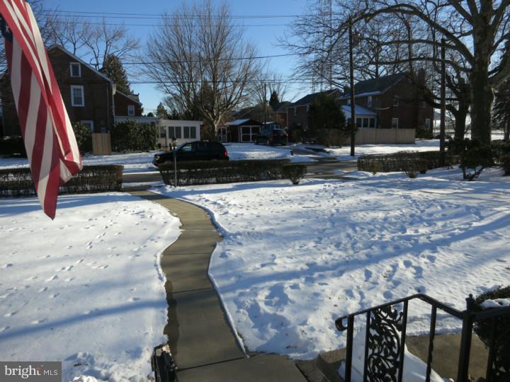 8500 Pembrook Road Philadelphia, PA 19128 - Photo 5 of 25 View from Front Door