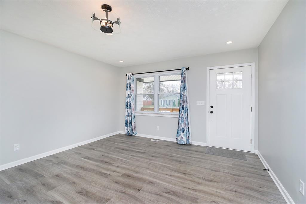 1748 Shawnee Road Indianapolis, IN 46260 - Photo 4 of 35 Gallery Image 4