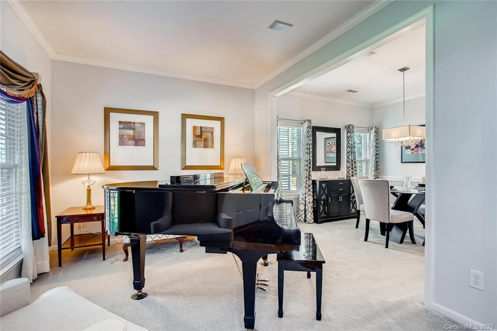 12723 Winget Road Charlotte, NC 28278 - Photo 4 of 33 Gallery Image 4