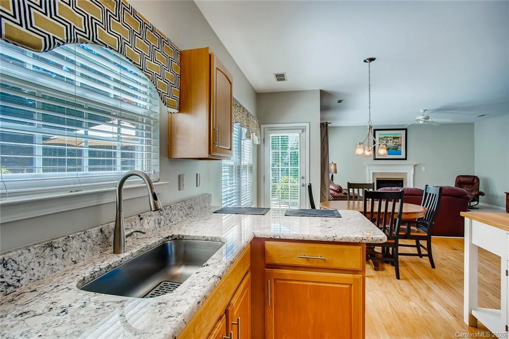12723 Winget Road Charlotte, NC 28278 - Photo 9 of 33 Gallery Image 9