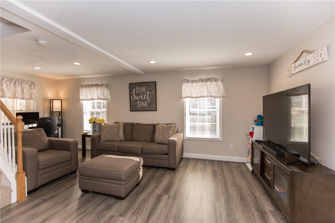 169 Alice Avenue Woonsocket, RI 02895 - Photo 9 of 27 Gallery Image 9