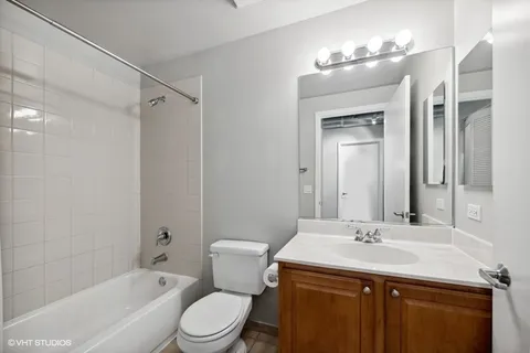 $3,350 | 125 East 13th Street, Unit 1303, Chicago, IL 60605