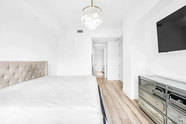 a view of a livingroom with furniture