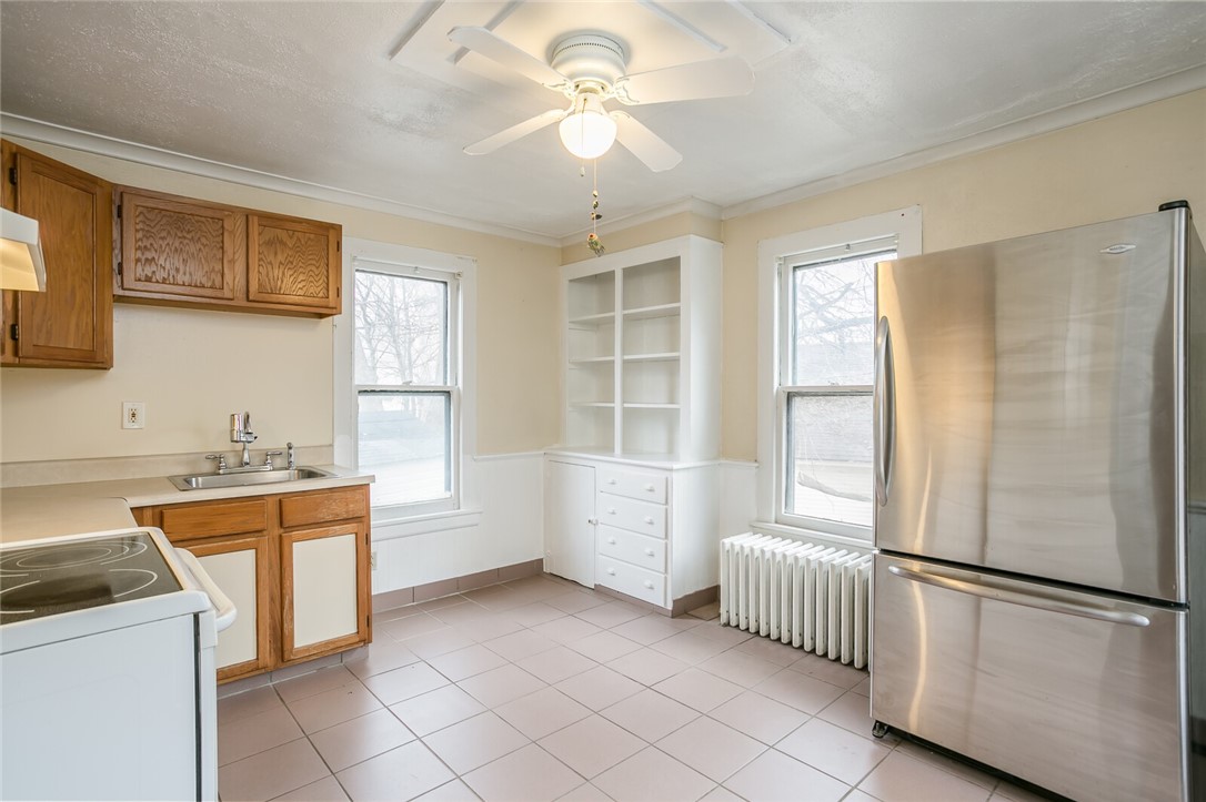 3774 Lake Avenue Rochester, NY 14612 - Photo 5 of 32