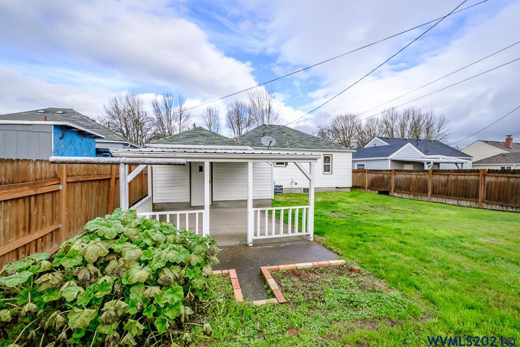 1094 Southwest 14th Avenue Albany, OR 97321 - Photo 29 of 32