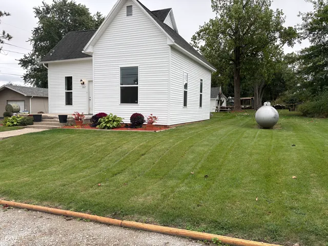 $130,000 | 207 West Maple Street, Cayuga, IN 47928