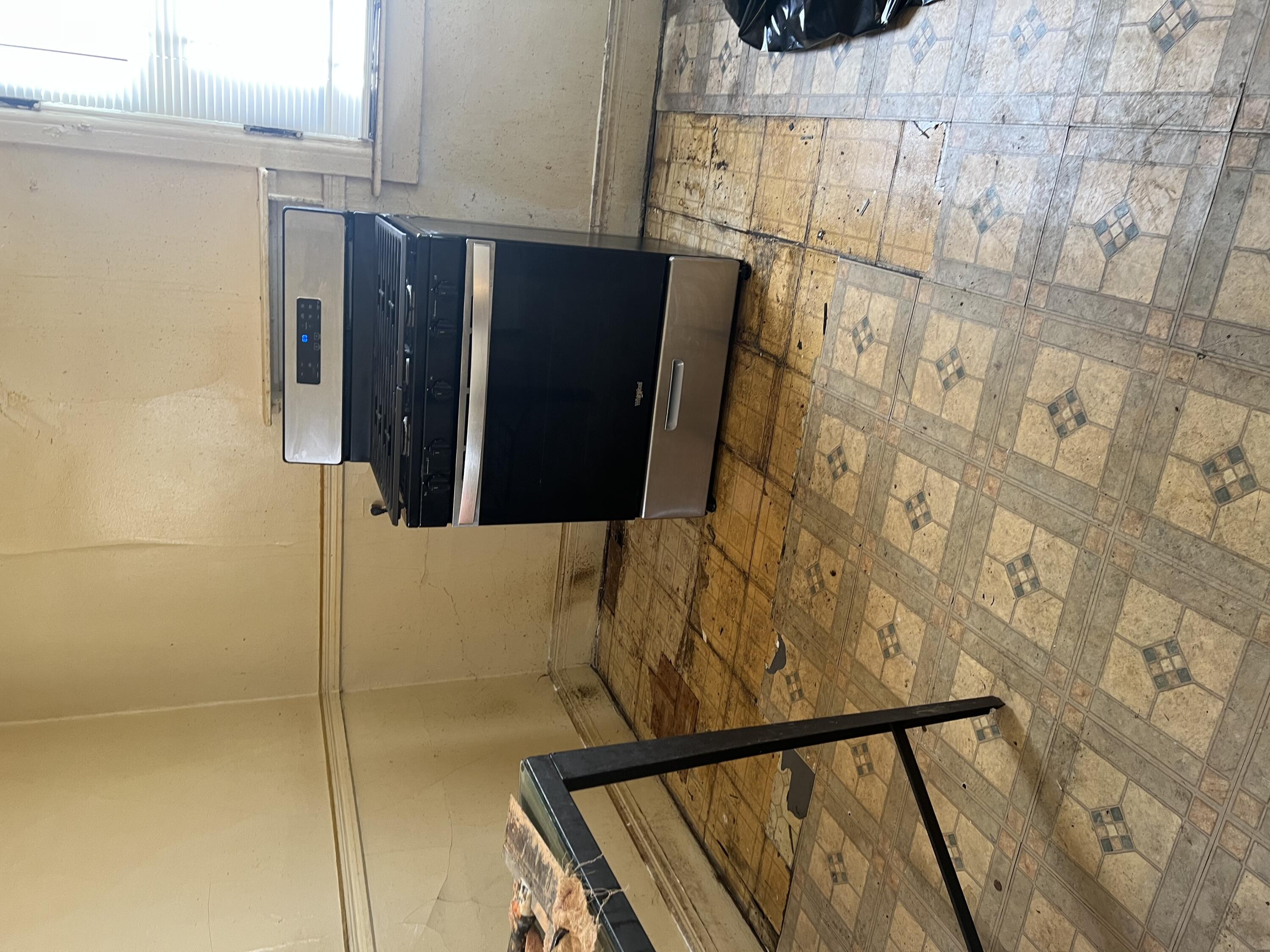 3741 Rohns Street Detroit, MI 48214 - Photo 22 of 37 Main floor kitchen (1)