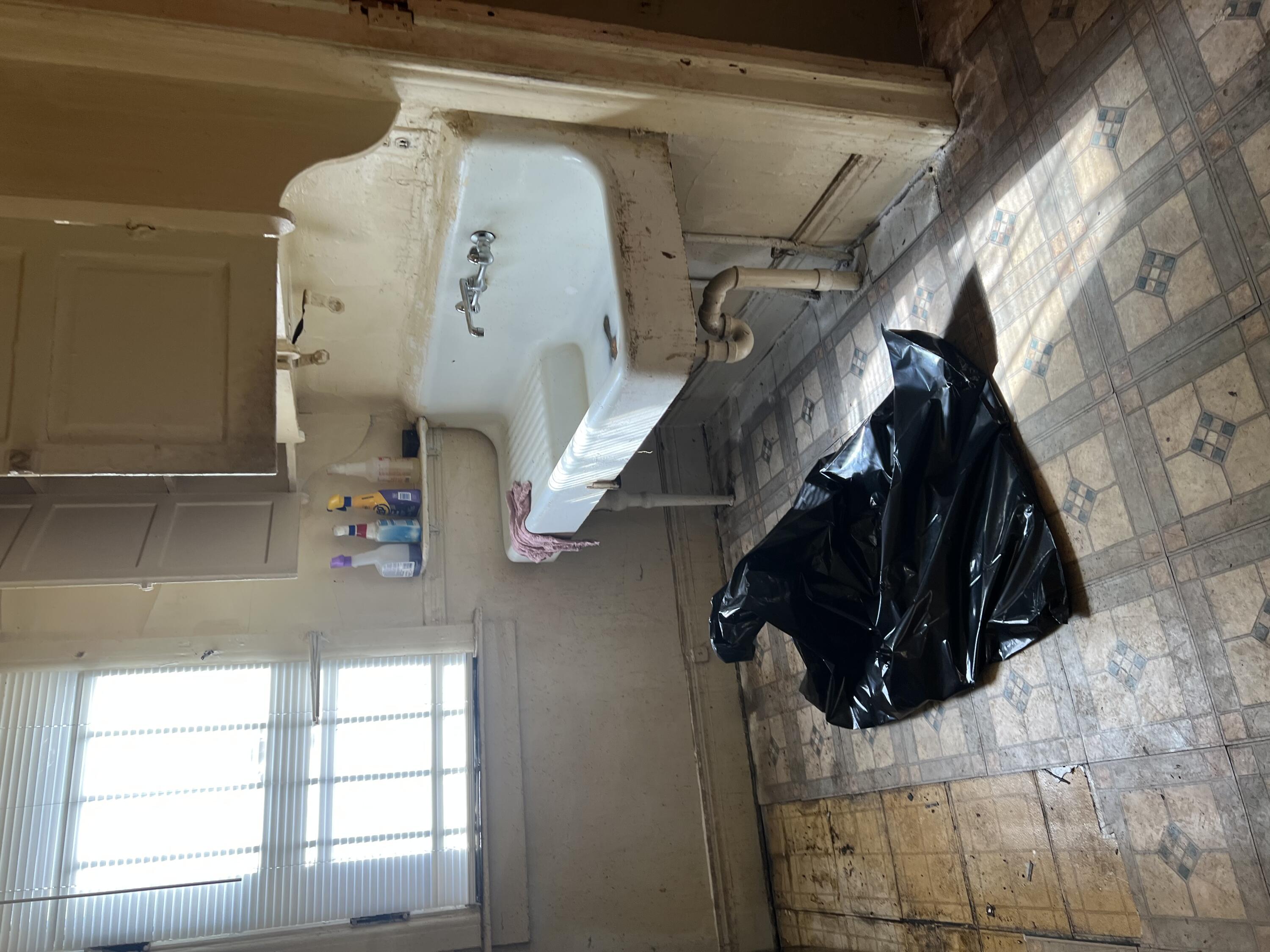 3741 Rohns Street Detroit, MI 48214 - Photo 24 of 37 Main floor kitchen