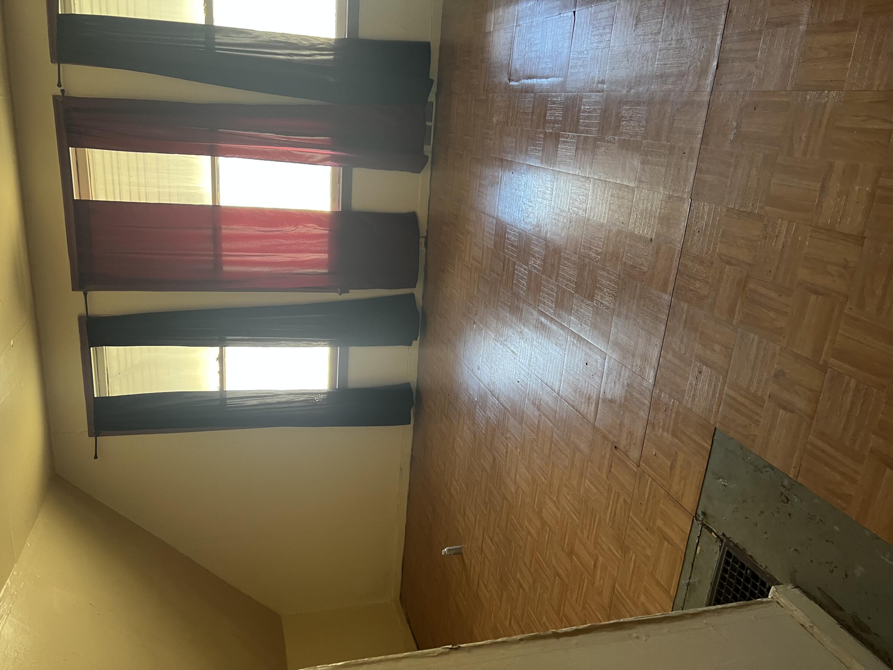 3741 Rohns Street Detroit, MI 48214 - Photo 33 of 37 Upstairs living room (1)