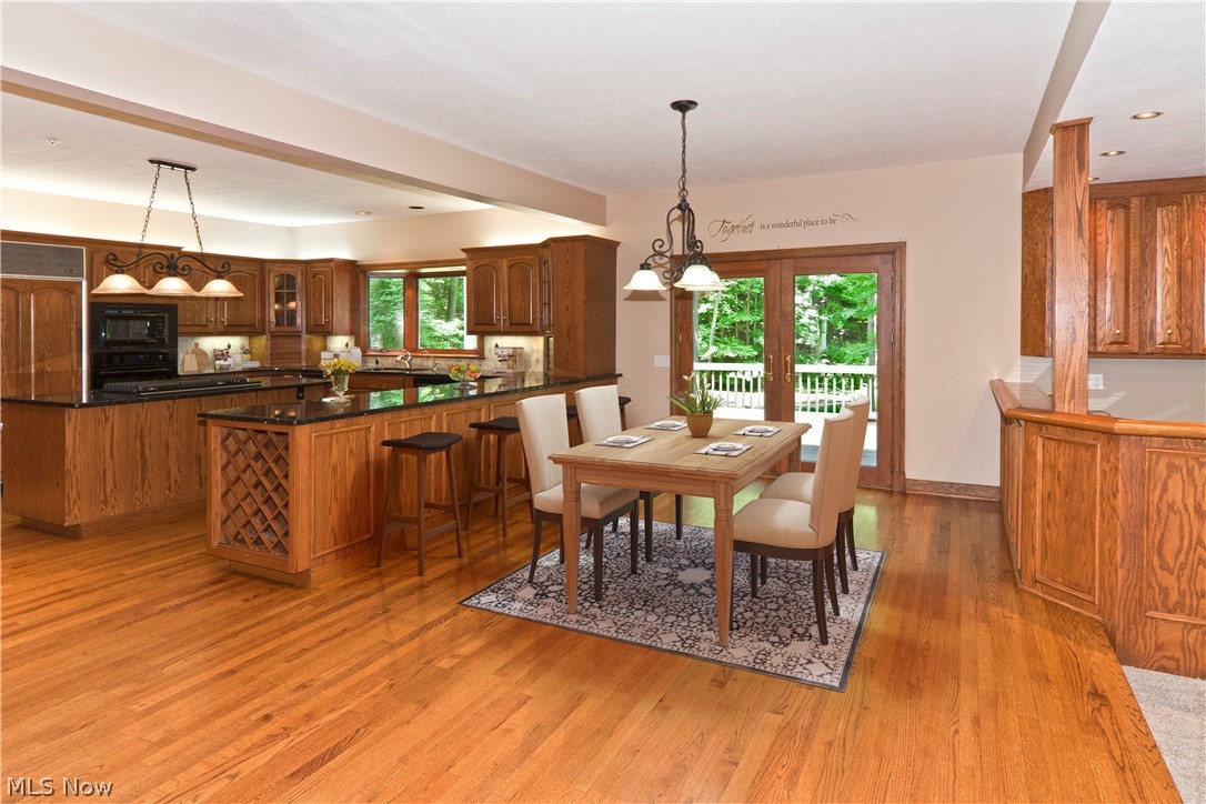 9760 Smith Road Willoughby, OH 44094 - Photo 5 of 30 The large breakfast room also has an adjoining wet bar that leads to the great room for ease in entertaining