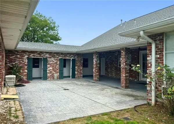 $669,900 | 121 Sunflower Road, Belle Chasse, LA 70037