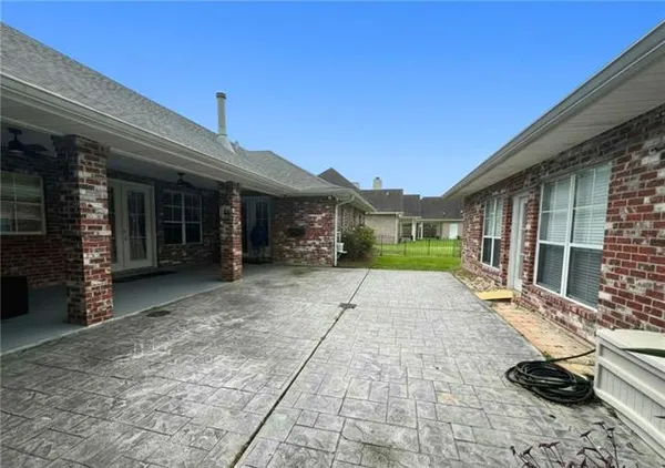 $669,900 | 121 Sunflower Road, Belle Chasse, LA 70037