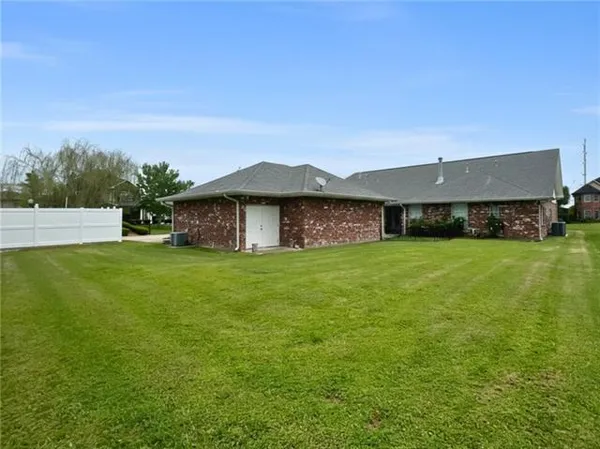 $669,900 | 121 Sunflower Road, Belle Chasse, LA 70037