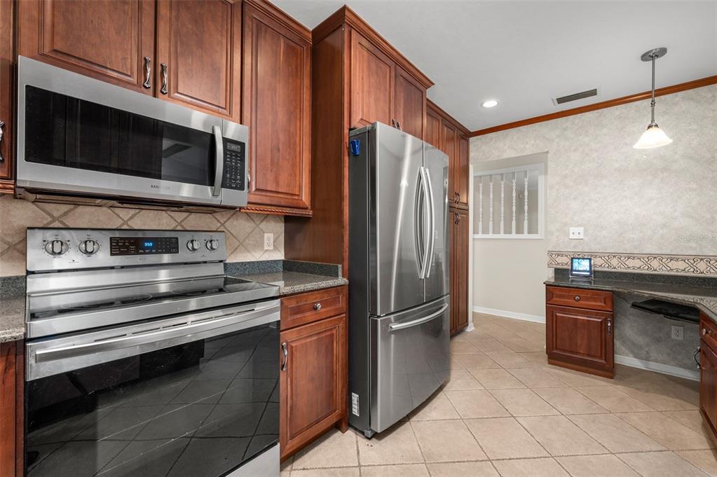 7713 Southwest 9th Place Gainesville, FL 32607 - Photo 11 of 36 Gallery Image 11