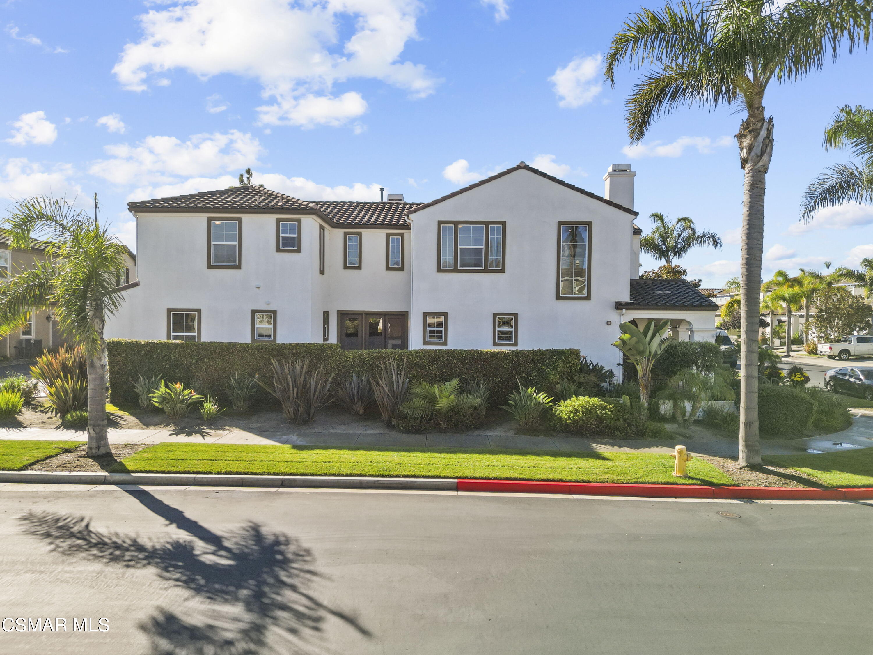 1316 Estuary Way Oxnard, CA 93035 - Photo 3 of 46 a view of a house with swimming pool and a yard