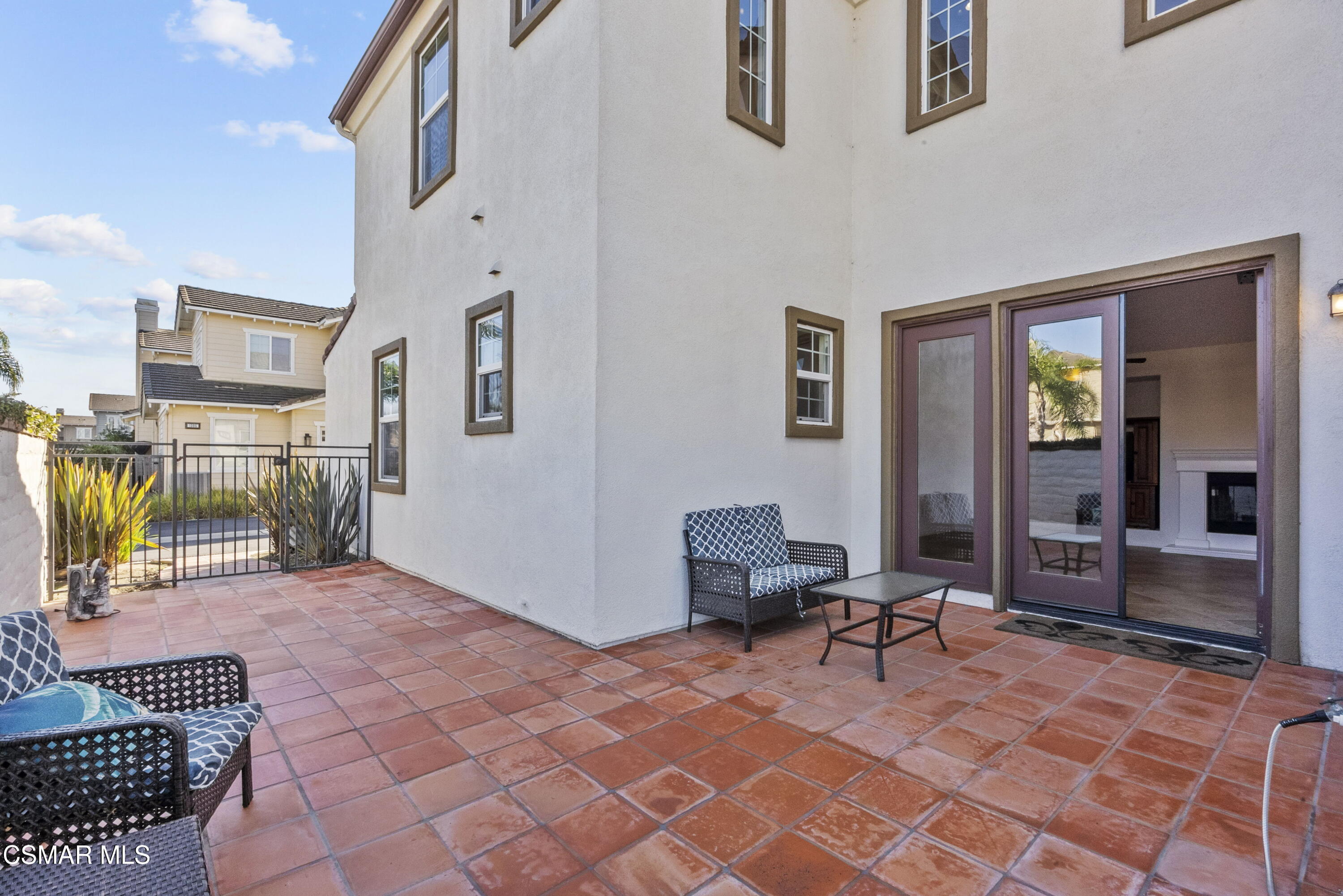 1316 Estuary Way Oxnard, CA 93035 - Photo 7 of 46 a view of a livingroom with workspace and a couch