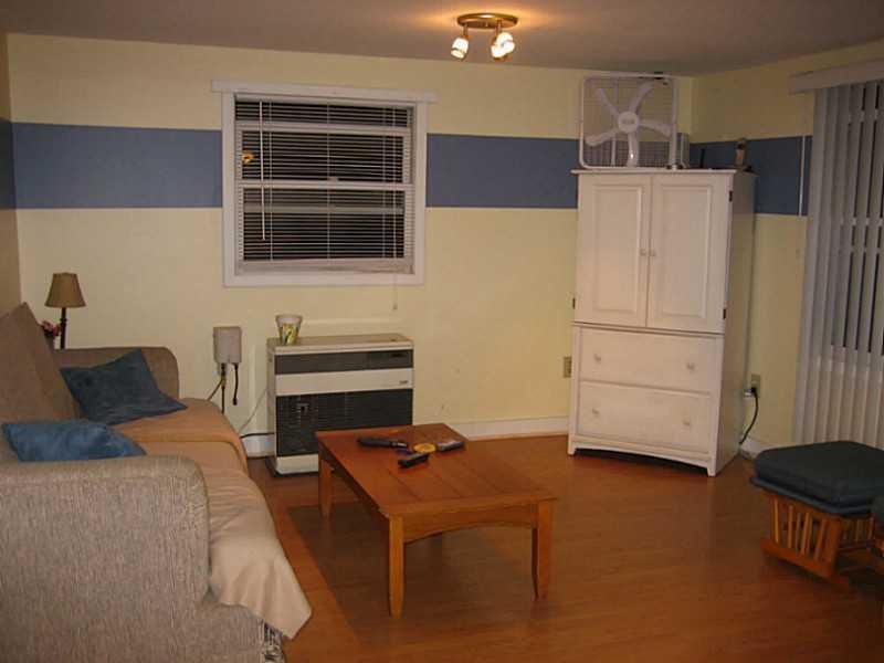 97 Mary Jane Road Buxton, ME 04093 - Photo 8 of 17 Living Room.
