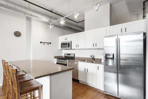 $335,000 | 849 North Franklin Street, Unit 1211, Chicago, IL 60610