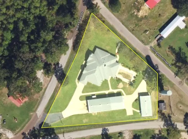 $789,900 | 160 Black Forest Drive, Zavalla, TX 75980