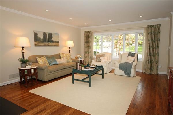 13 Retrop Road Natick, MA 01760 - Photo 2 of 15 Gallery Image 2