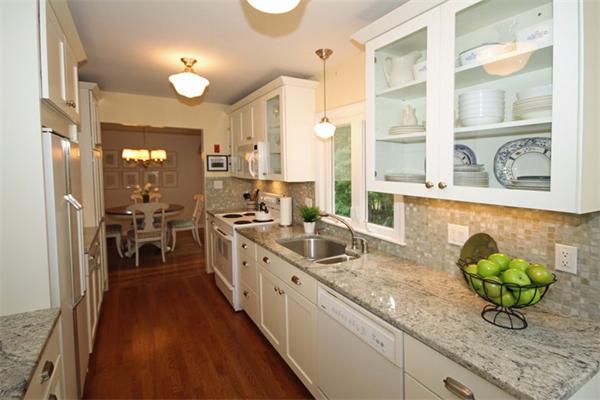 13 Retrop Road Natick, MA 01760 - Photo 5 of 15 Gallery Image 5