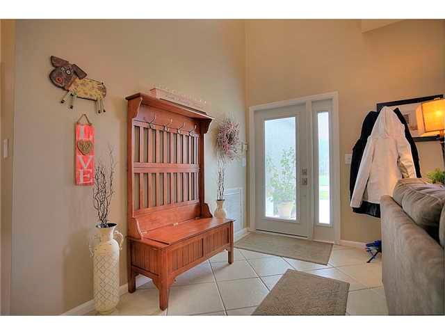 2563 Southeast Springtree Place Stuart, FL 34997 - Photo 4 of 20 a room with furniture and a window