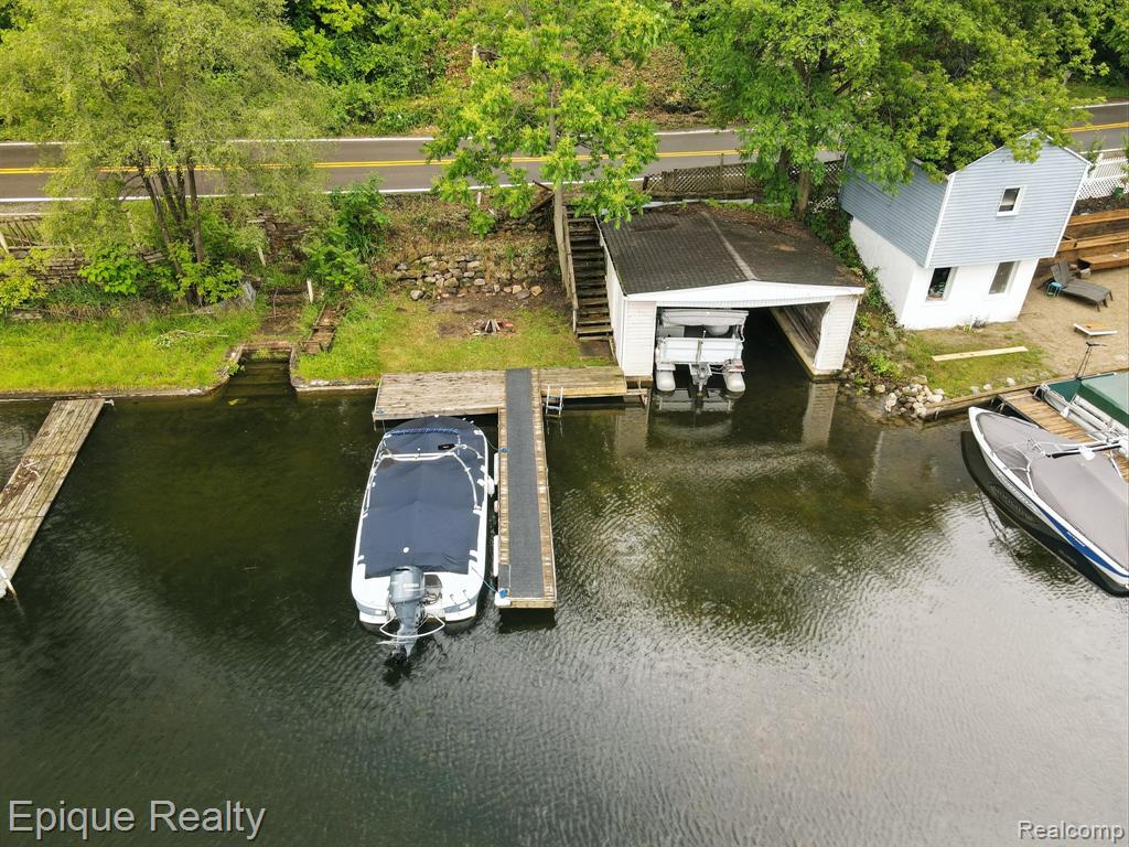 481 Heights Road Lake Orion, MI 48362 - Photo 3 of 33